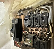 ブレーカー経年劣化にて故障交換
