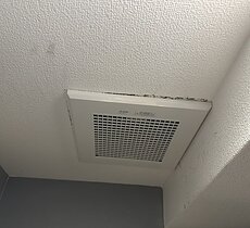 トイレ換気扇異音で交換
