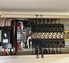 漏電にてブレーカー破損交換