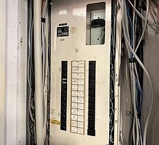 漏電にてブレーカー破損交換