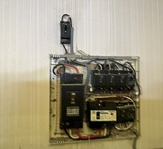 漏電で漏電ブレーカー破損交換