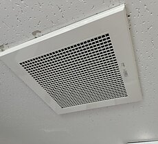 会社のトイレ換気扇動かず交換